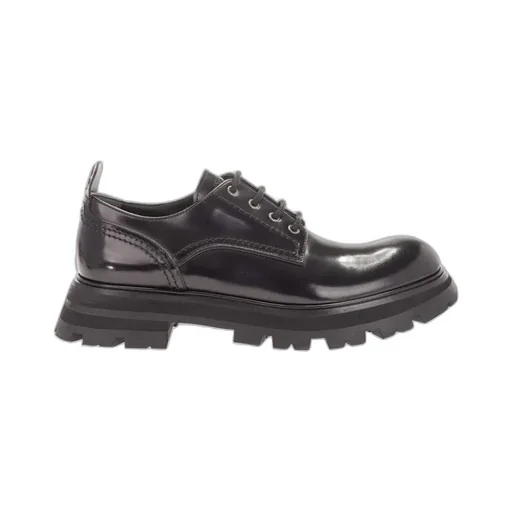 Wander Lace-Up Shoes