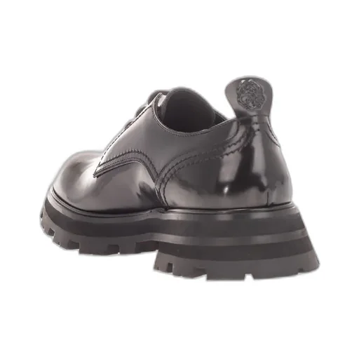 Wander Lace-Up Shoes