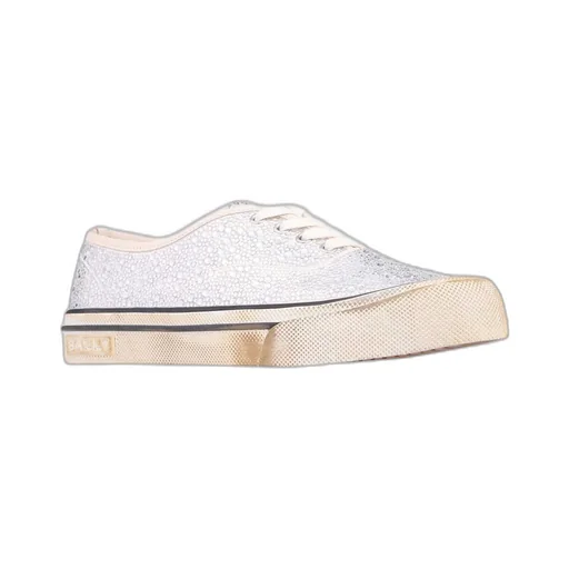 Lacing Low-Cut Skate Shoes