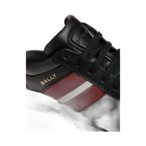Lace-Up Low-Cut Sneakers