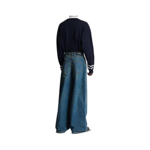 Wide-Leg Jeans