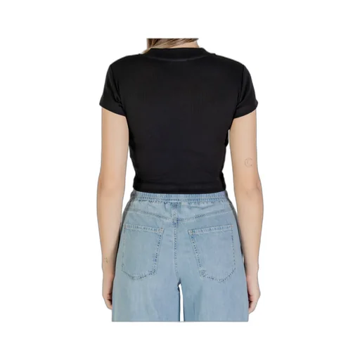 Short-Sleeved T-Shirt