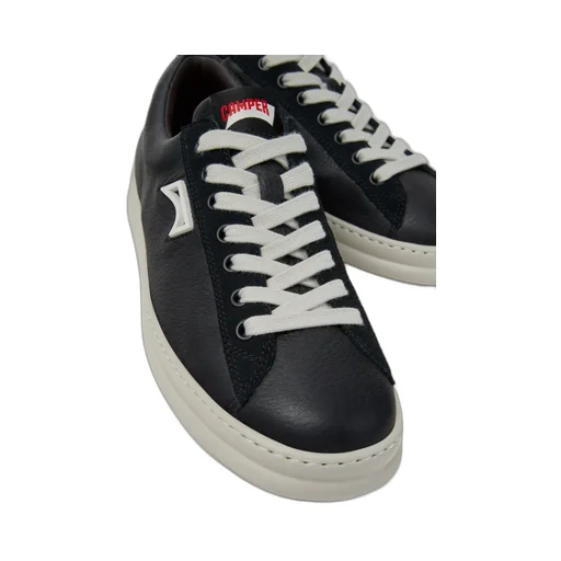 Runner Sneakers