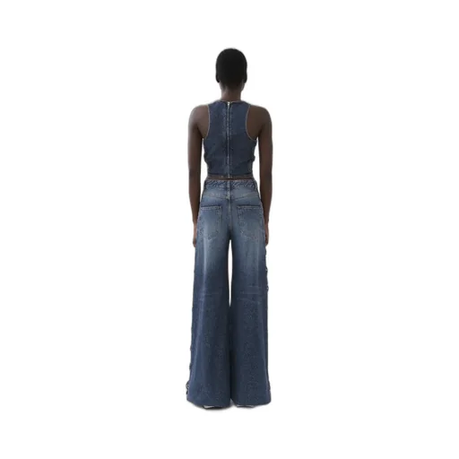 Wide-Legged Jeans