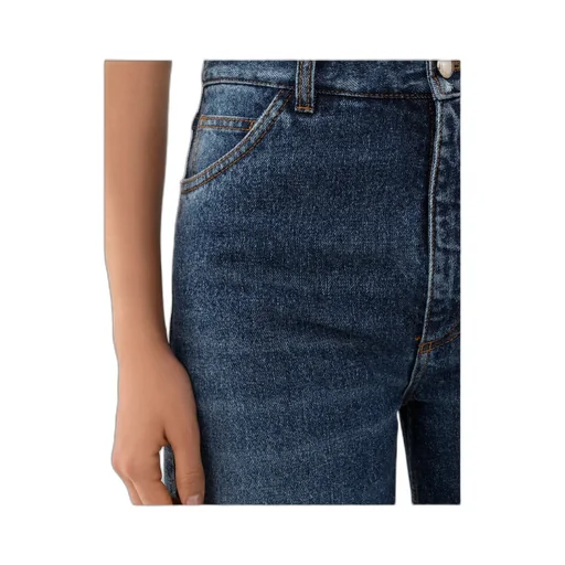Wide-Leg Jeans