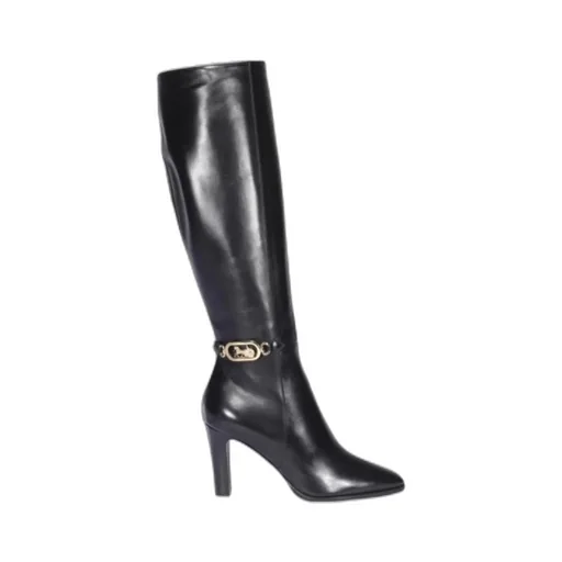 Pointed Boots