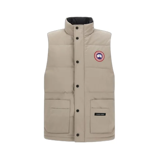 Clasp-Fastening Gilet