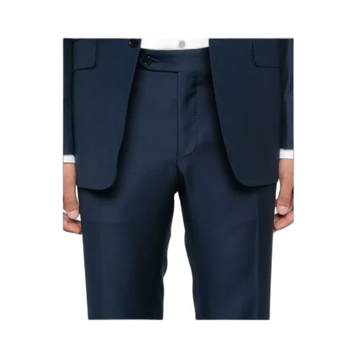 Long-Sleeved Suit