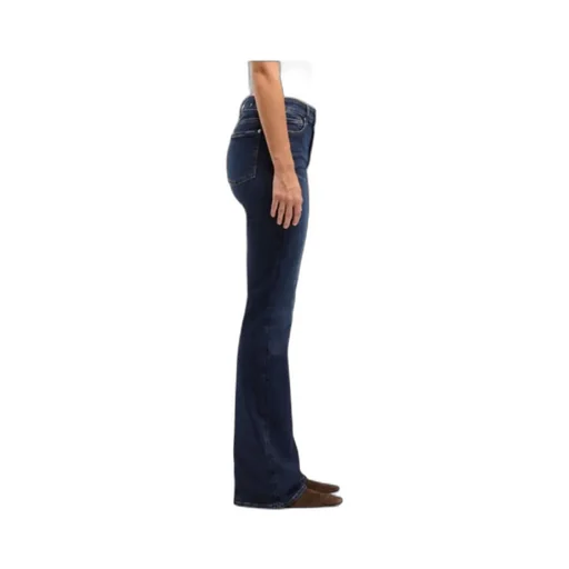 The Leggy Bootcut In Slim Illusion