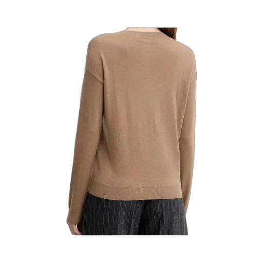 Long-Sleeved Knitwear
