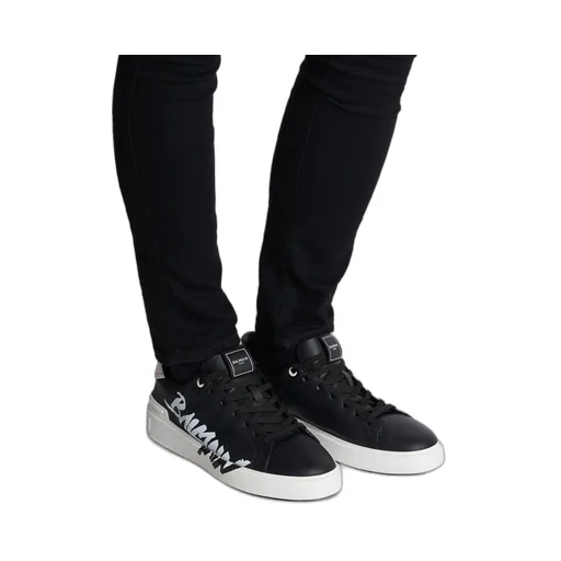 B Court Low-Top Sneakers
