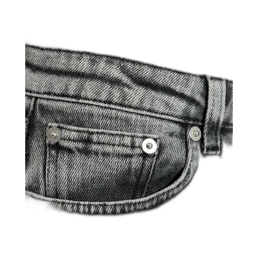 Belt-Loop Jeans