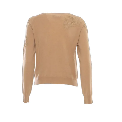 Long-Sleeved Pullover