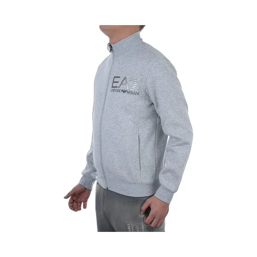 Logo Details Sports Suit
