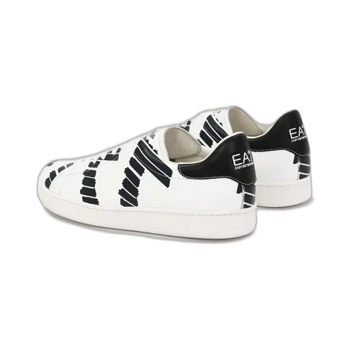 Logo Lacing Casual Sneakers