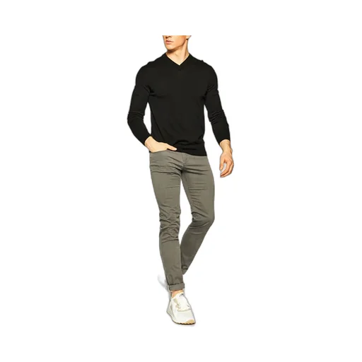V-Neck Knitted Pullover