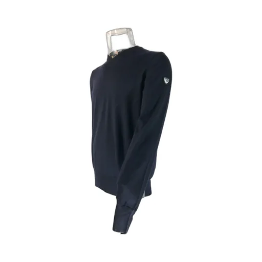 Small V-Neck Long-Sleeved Sweater