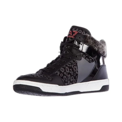 Logo Details Casual Sneakers