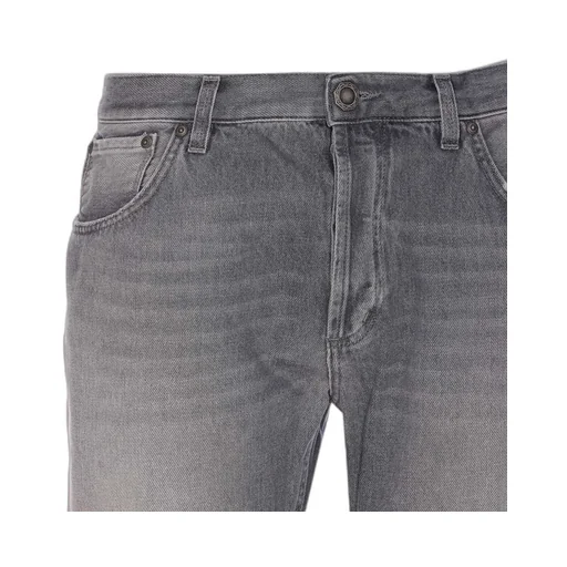 Tapered Fit Jeans