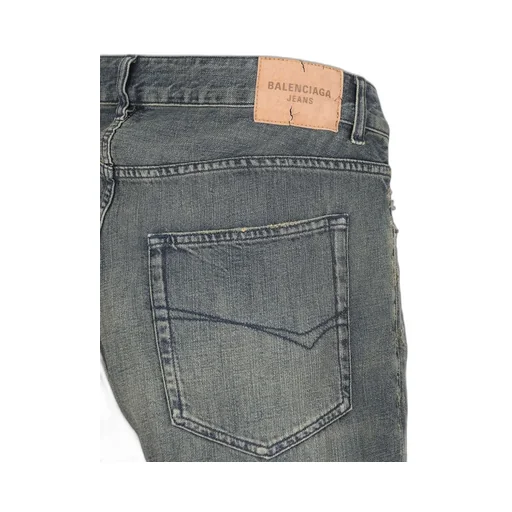 Worn-Put Relaxed Fit Jeans