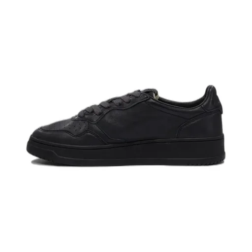 Medalist Low-Top Sneakers