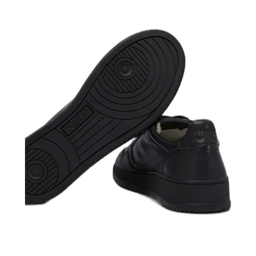 Medalist Low-Top Sneakers