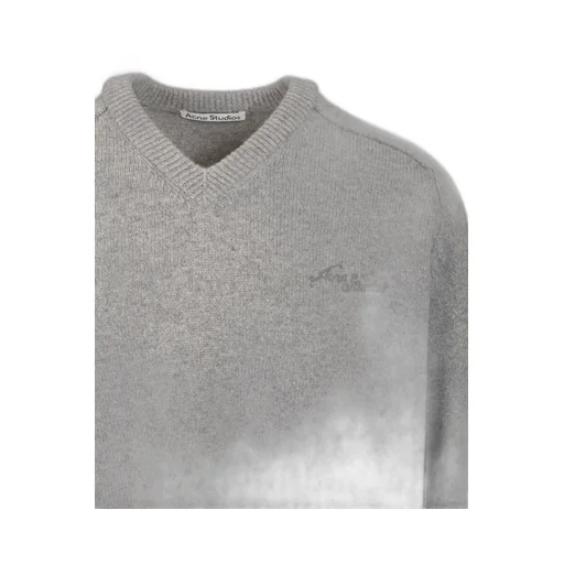 V-Neck Jumper