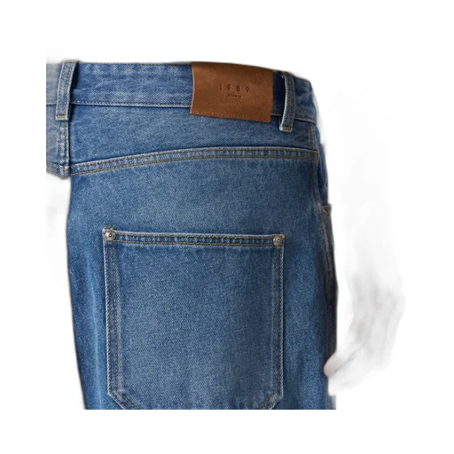Wide-Leg Jeans