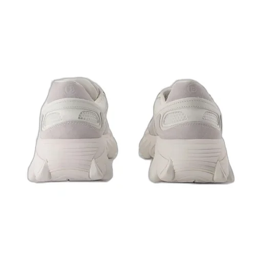 B East Sneakers