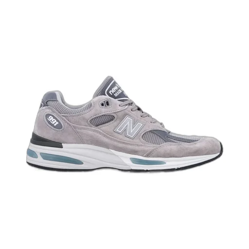 991V2 Lace-Up Sneakers