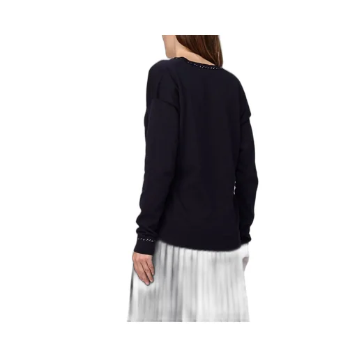 V-Neck Jumper