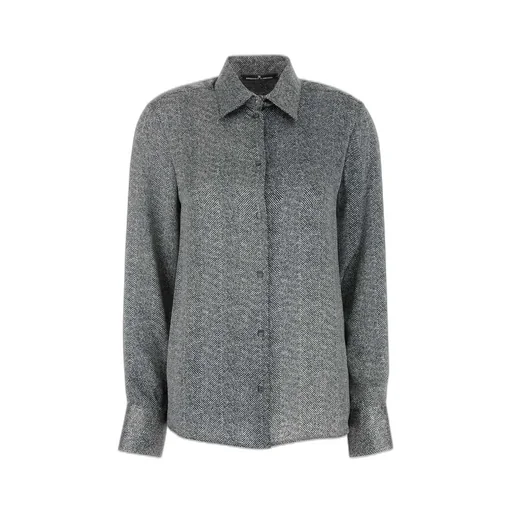 Long Sleeve Buttoned Shirt