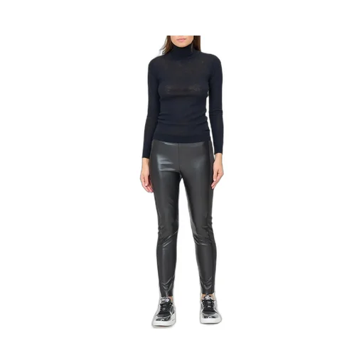 Long-Sleeved Turtleneck Jumper