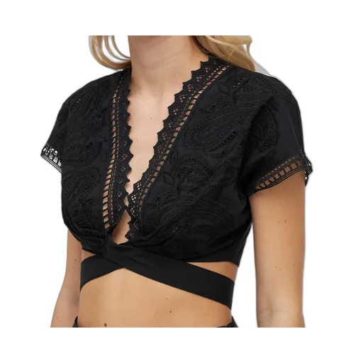 Lace Detailed Cropped Top