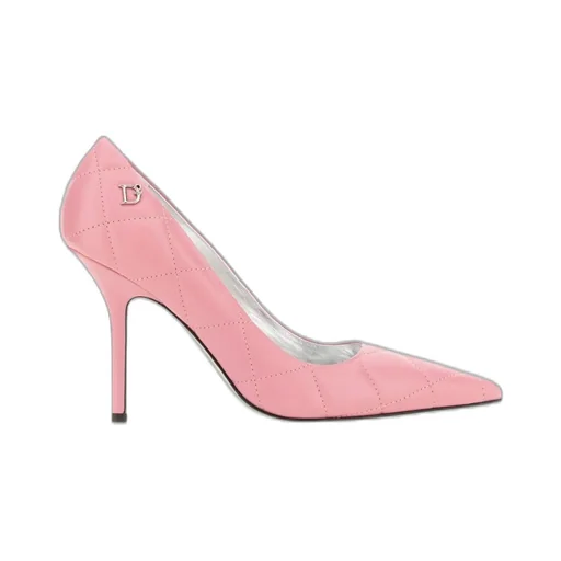 D2 Plaque Quilted Pumps