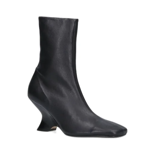 Zip-Up Pointed Toe Boots