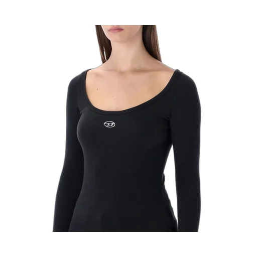 Oval-D Long Sleeved Ribbed Top