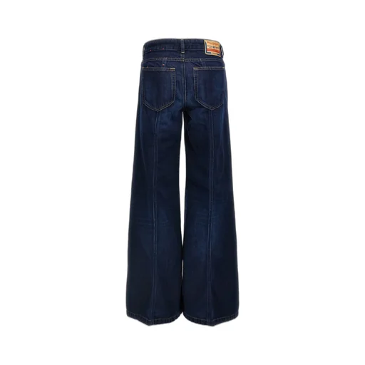 D-Akii L32 Flared Jeans