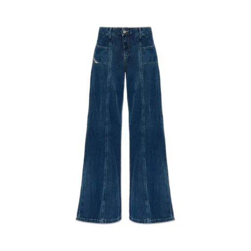 D-Akii Flare Jeans