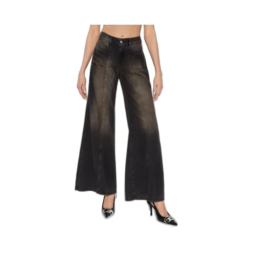 D-Akii Flare Jeans