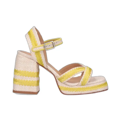 Vega/201 Strap Detailed Sandals