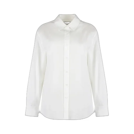 Long Sleeved Buttoned Shirt