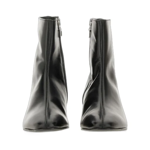 Pointed Toe Zipped Boots