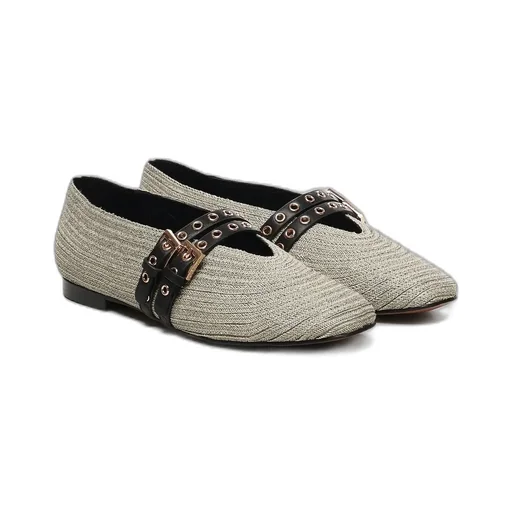 Buckled Tapered Flat Shoes