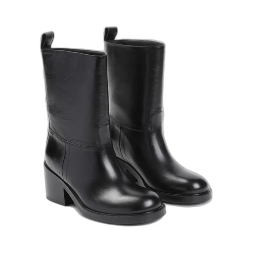 Round-Toe Heeled Boots