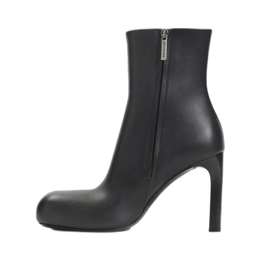 Round-Toe Boots