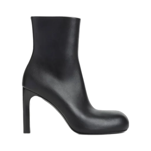 Round-Toe Boots