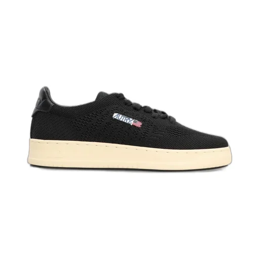 Easeknit Medalist Low Sneakers