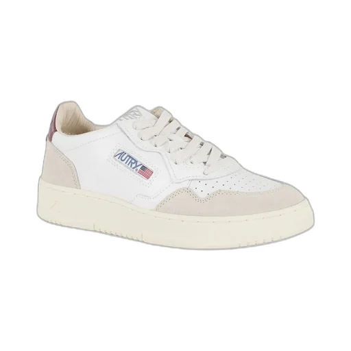 Medalist Low-Top Sneakers