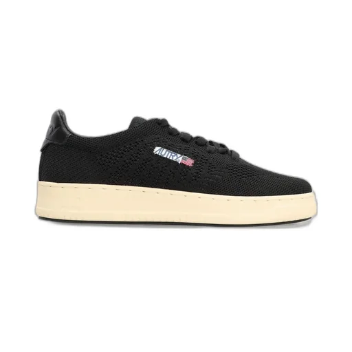 Easeknit Medalist Low Sneakers